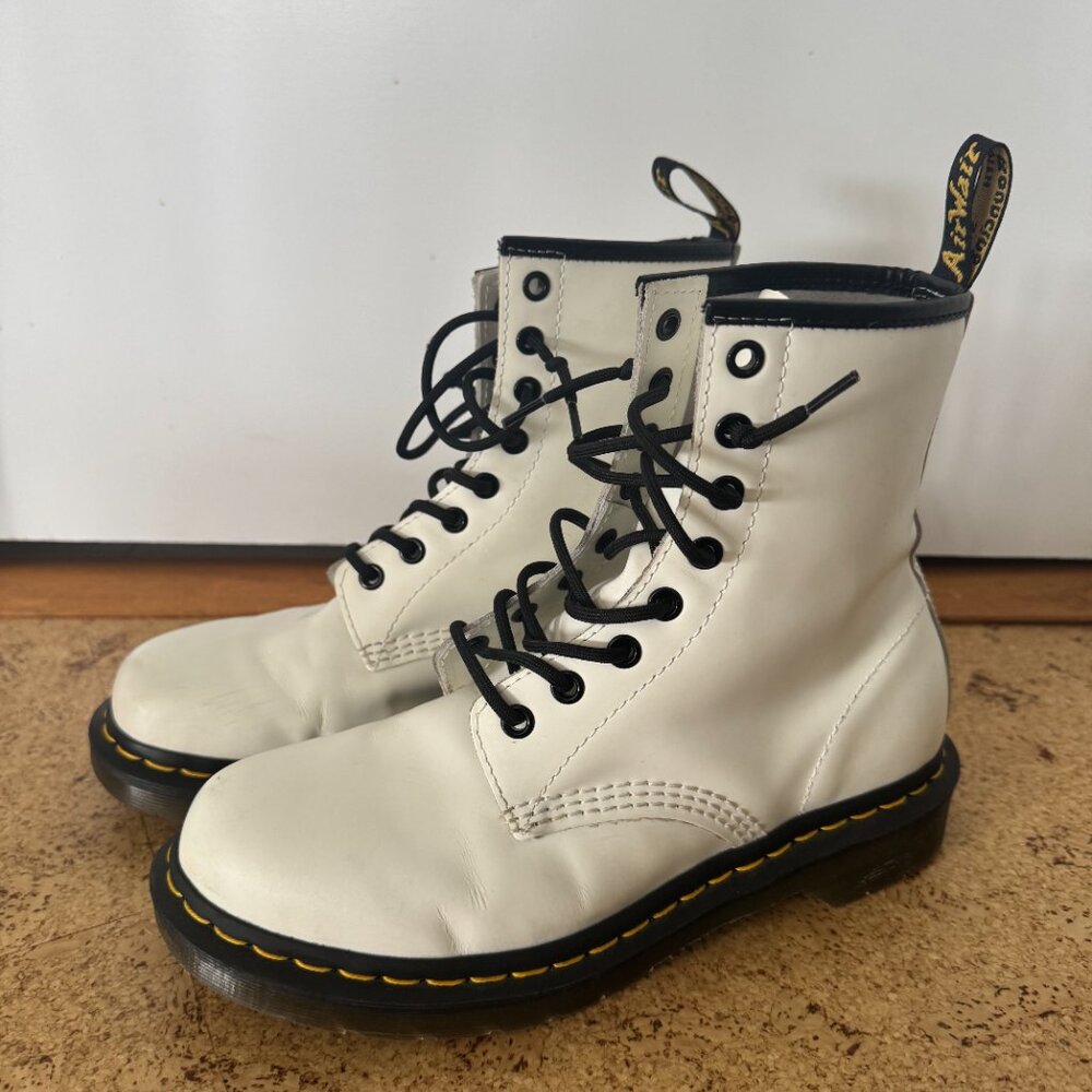 DR MARTENS White Leather 8-Eye Platform Combat Boots Shoes Size 8 - Picture 6 of 13